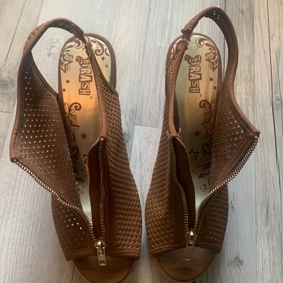 BRASH Wedge Shoes - Picture 6 of 8